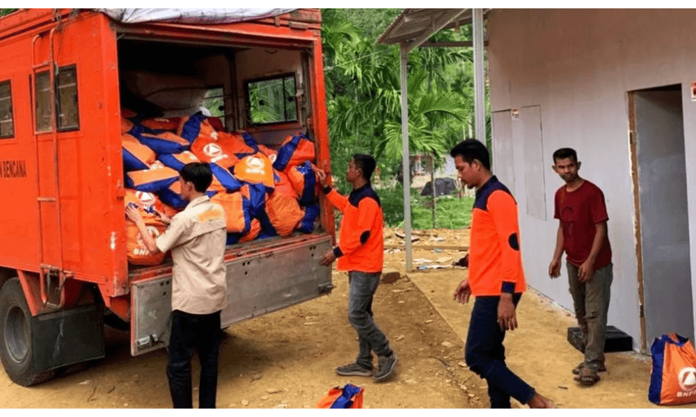 BNPB dan Pemda Salurkan Bantuan Logistik bagi Korban Banjir yang Tempati Hunian Sementara di Nagan Raya