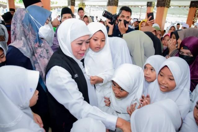 Khofifah Siap Kawal Pembatasan Akun Media Sosial Anak di Bawah 16 Tahun di Jawa Timur