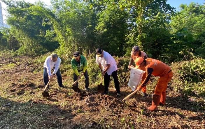 Rano Karno Pimpin Kerja Bakti untuk Atasi Parkir Liar di Depo MRT Lebak Bulus