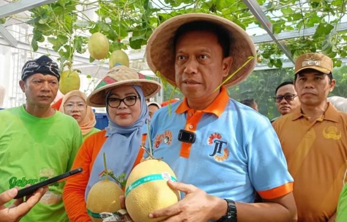Panen 90 Kilogram Melon Inthanon, Pemkot Jaktim Perkuat Ketahanan Pangan Perkotaan
