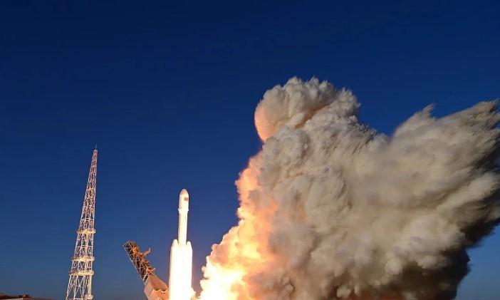 China Ajukan Rencana Peluncuran 200.000 Satelit untuk Saingi Layanan Starlink Milik SpaceX