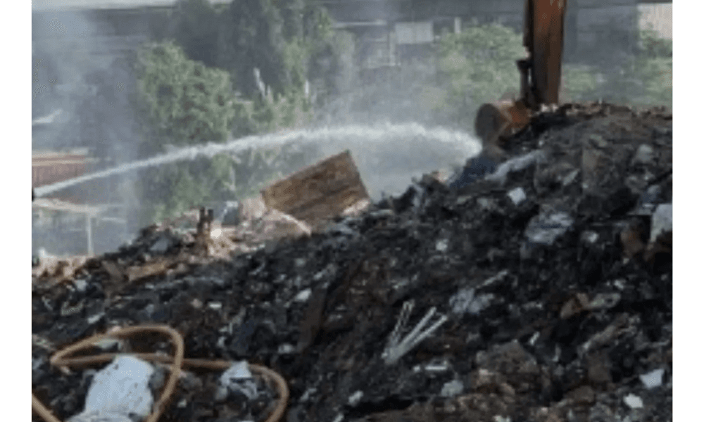 Gulkarmat Jakut Imbau Warga Stop Bakar Sampah Usai Kebakaran Lahan 5.000 Meter Persegi di Kelapa Gading