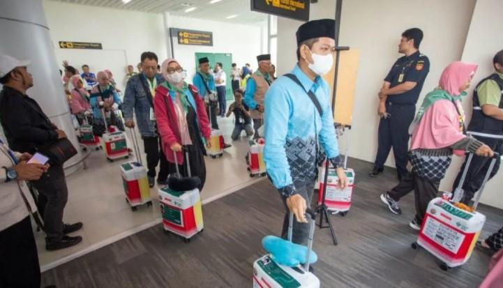 Penjual Es Keliling di Cirebon Wujudkan Mimpi Haji Setelah Bertahun-tahun Menabung