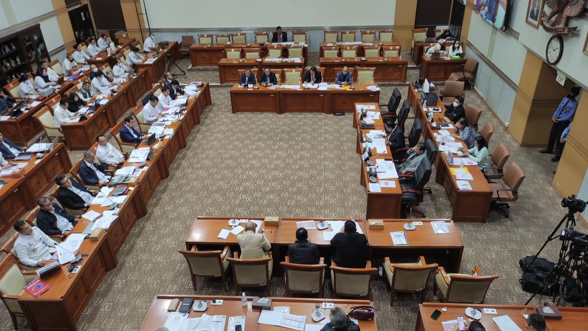 Diduga Ada Aliran Dana ke Parpol Usai DPR 'Pepet' Mahfud soal Bongkar Transaksi Janggal Rp349 T