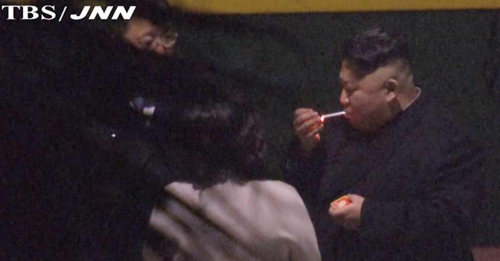 Nggak Tahan Nih, Kim Jong Un Merokok dalam Perjalanan ke Vietnam