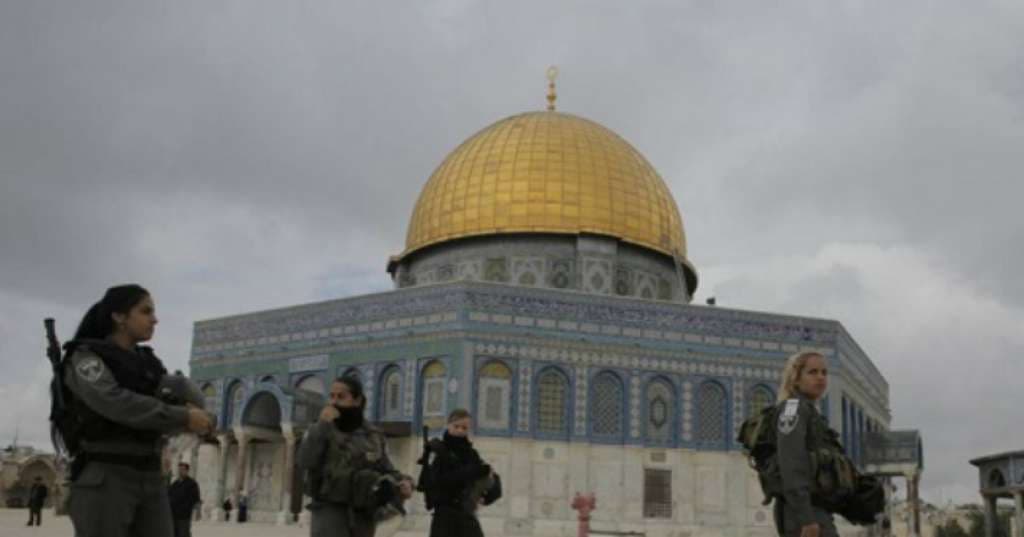 Israel Tangkap Ulama Senior Masjid Al-Aqsha dari Depan Rumanya