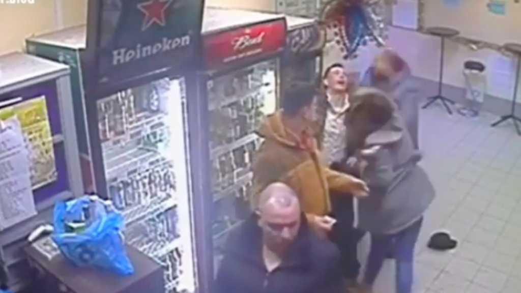 Wanita Ini Beri Bogem Mentah pada Pria Mabuk, Pesohor UFC Beri Pujian