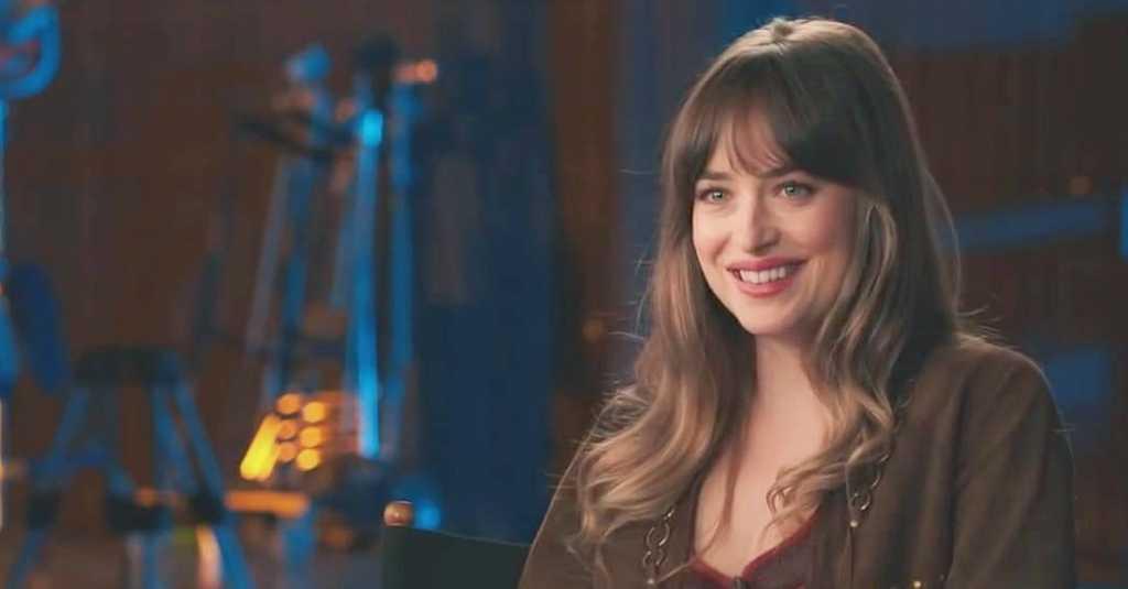 Dakota Johnson Akan Bintangi Serial 'Rodeo Queens' di Amazon
