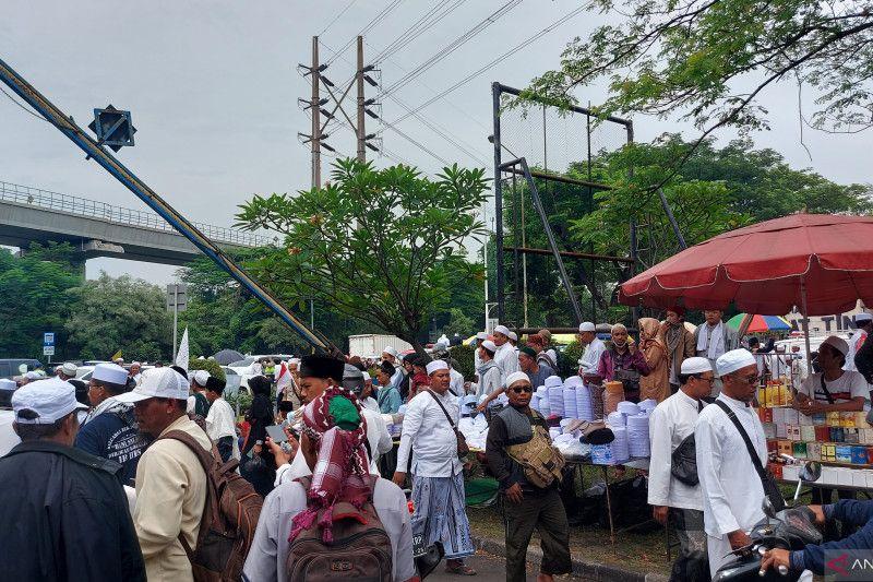Peserta Reuni 212 di Masjid At-Tin Membubarkan Diri