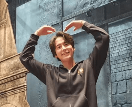 Jari Kyuhyun Super Junior Terluka saat Menahan Insiden Penikaman