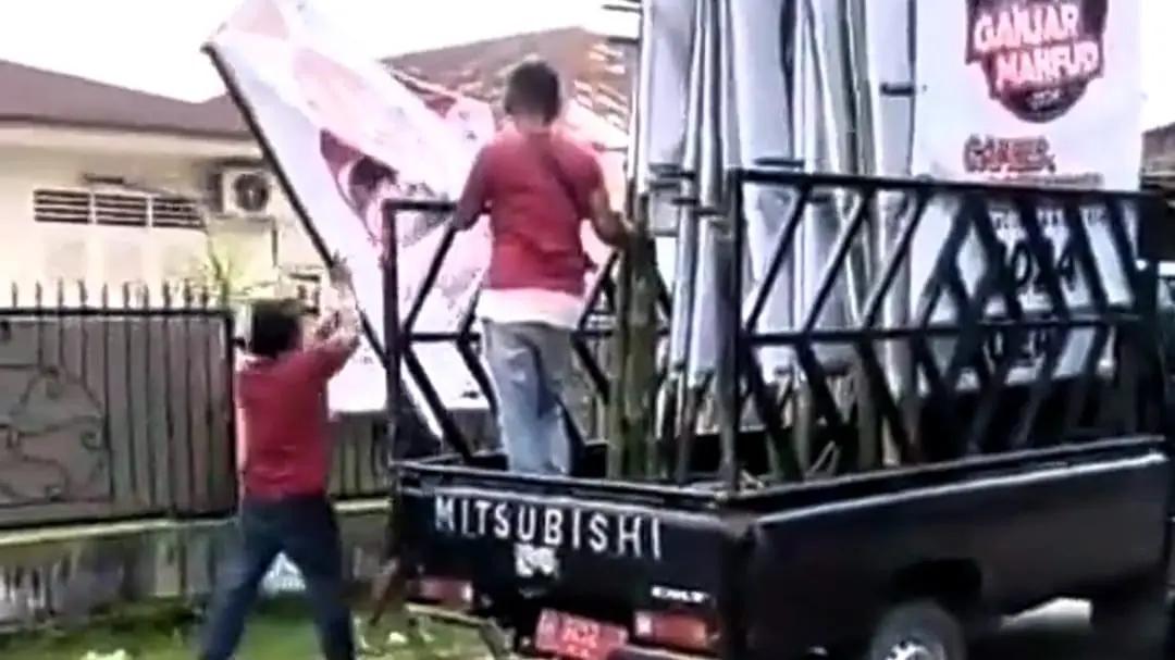 Bawaslu Selidiki Video Viral Mobil Pelat Merah Bawa Baliho Ganjar-Mahfud