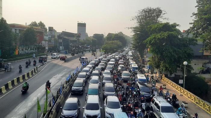 Kapan Puncak Arus Mudik Nataru? Pantau di Sini Yuk!