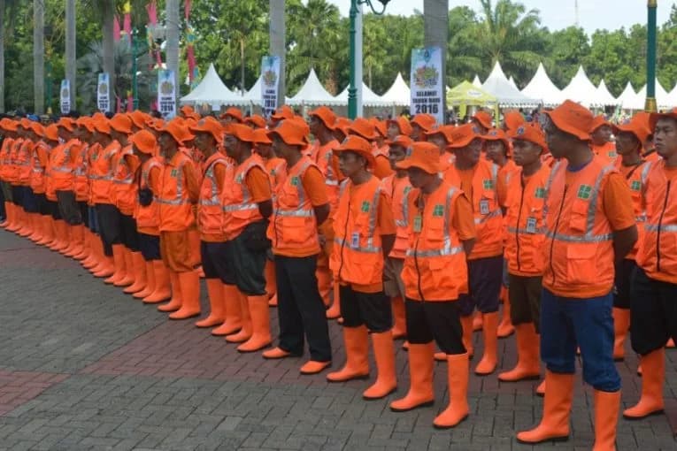 3.180 Petugas DLH DKI Siap Bersihkan Sampah di Perayaan Malam Tahun Baru 2024