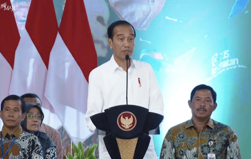 Jokowi Mengaku Kurangi Makan Nasi