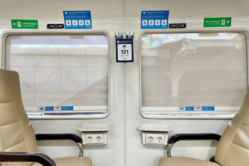 Penumpang Dilarang Gunakan Colokan di Kereta selain Isi Daya Gadget