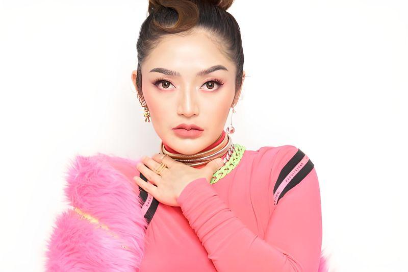 Wow! Video Musik "Lagi Syantik" Siti Badriah Tembus 700 Juta Views di YouTube