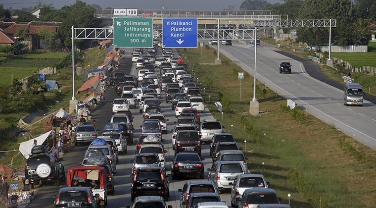 Waspadai Sejumlah Titik Kepadatan Kendaraan di Sejumlah Ruas Tol Hari Ini!
