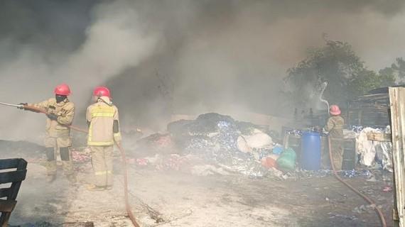 Lapak Penyulingan Tiner di Tangerang Terbakar, Tak Ada Korban Jiwa