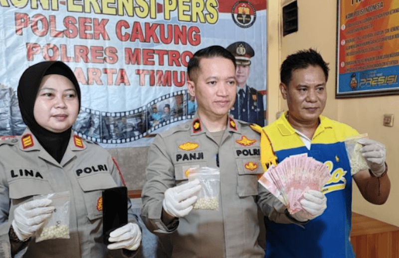 Pengedar 514 Butir Pil Ekstasi Ditangkap di Jakarta Timur