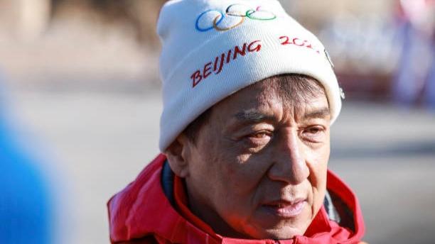 Jackie Chan Ditunjuk sebagai Pembawa Obor Pembuka Paralimpiade di Paris