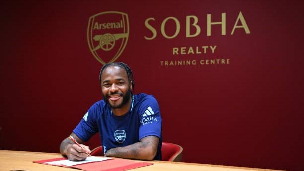 Arsenal Pinjam Jasa Sterling dari Chelsea