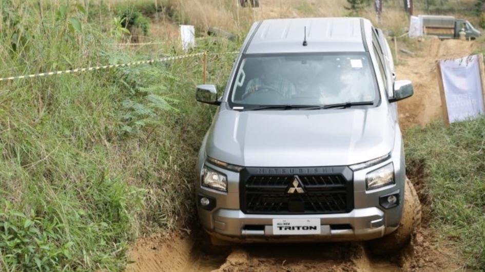 Mitsubishi All-New Triton Tancap Gas di Jalan Off-Road