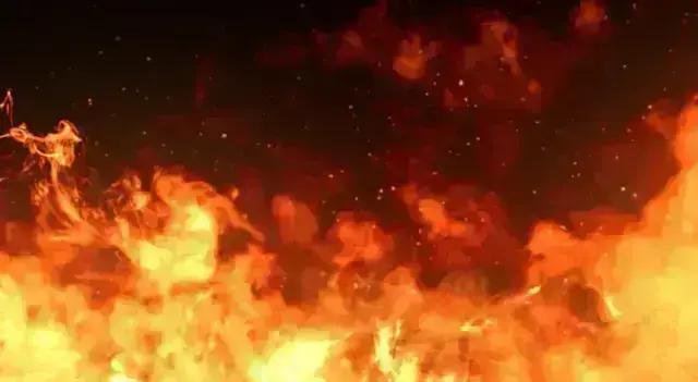 12 Jam Pemadaman Kebakaran Gudang Oli dan Ban di Tangsel, Ini Penyebabnya