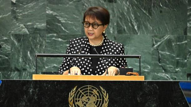 Menlu Retno Desak Aksi Nyata Lindungi Pekerja Kemanusiaan