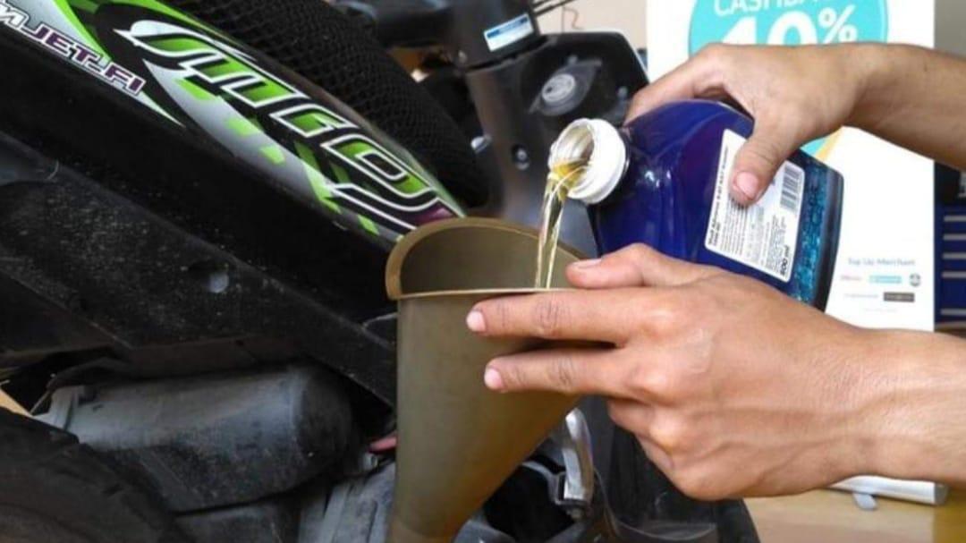 Wajib Dicek saat Beli Motor Bekas, Ini 8 Tanda Motor Pernah Telat Ganti Oli