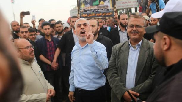 Detik-detik Terakhir Yahya Sinwar Lempar Stick ke Drone Israel Sebelum Tewas