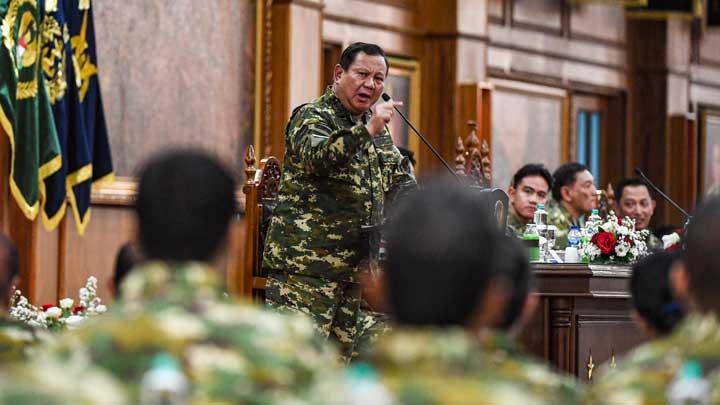 Presiden Prabowo Terapkan 'The Military Way' dalam Retreat Kabinet di Akmil