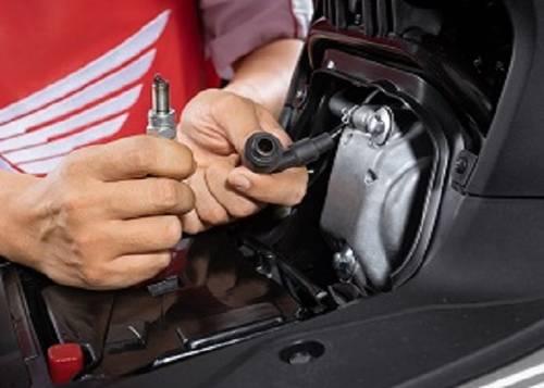 4 Cara Rawat Busi untuk Mesin Motor yang Optimal, Jangan Tunggu Parah!