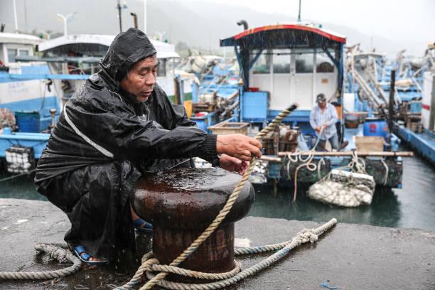 Taiwan Siaga Hadapi Super Topan Kong-rey, Masyarakat Diimbau Waspada