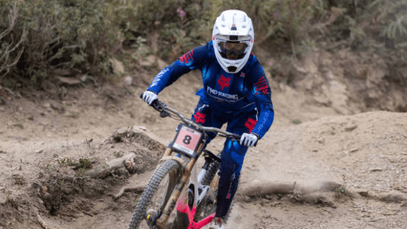 Adrenalin Memuncak! 138 Pembalap Internasional Adu Cepat di 76 Indonesian Downhill 2024 Kota Batu