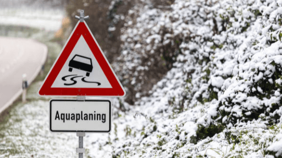 Mengetahui Definisi Aquaplaning: Risiko yang Mengancam Keselamatan Berkendara