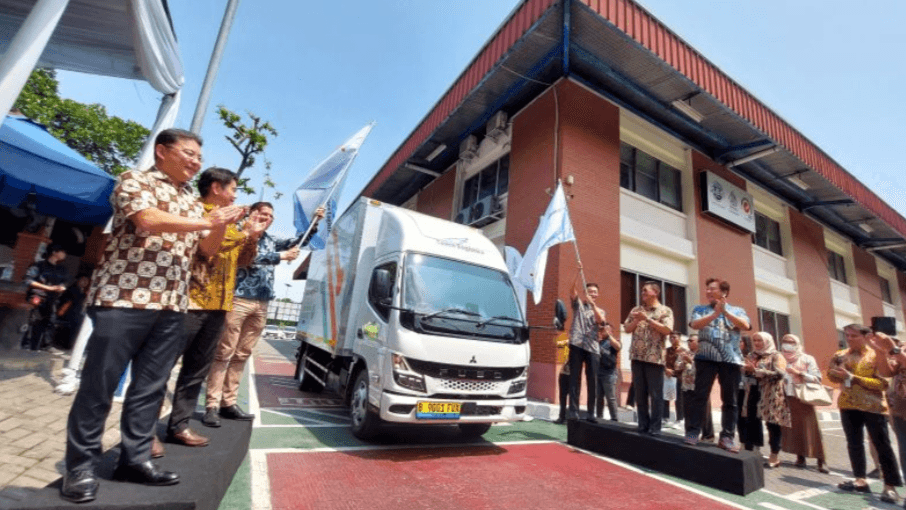 Dukung Dekarbonisasi Transportasi, Mitsubishi Fuso Luncurkan Truk Listrik eCanter di Indonesia