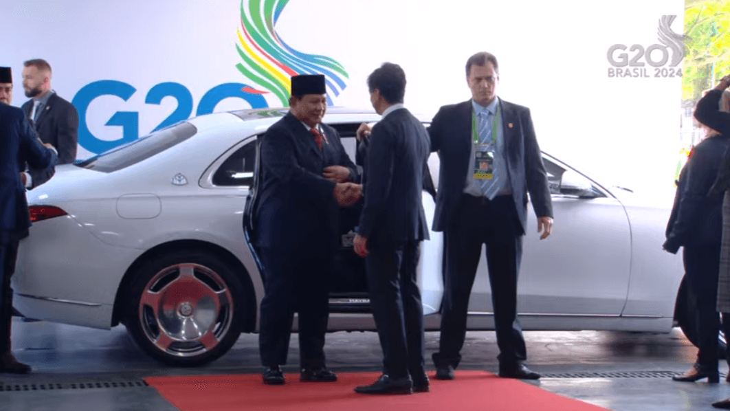 Presiden Prabowo Hadiri KTT G20 di Brasil Gunakan Mercedes-Maybach S-Class Putih