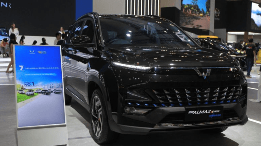 Bidikan Wuling di Pasar Otomotif SUV Indonesia, Berikan Hybrid Tangguh dan Teknologi Canggih