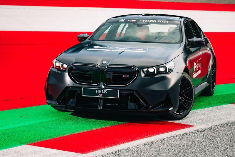 Spesifikasi BMW M5 Hadiah untuk Francesco Bagnaia: Teknologi Hybrid, Akselerasi 3,5 Detik