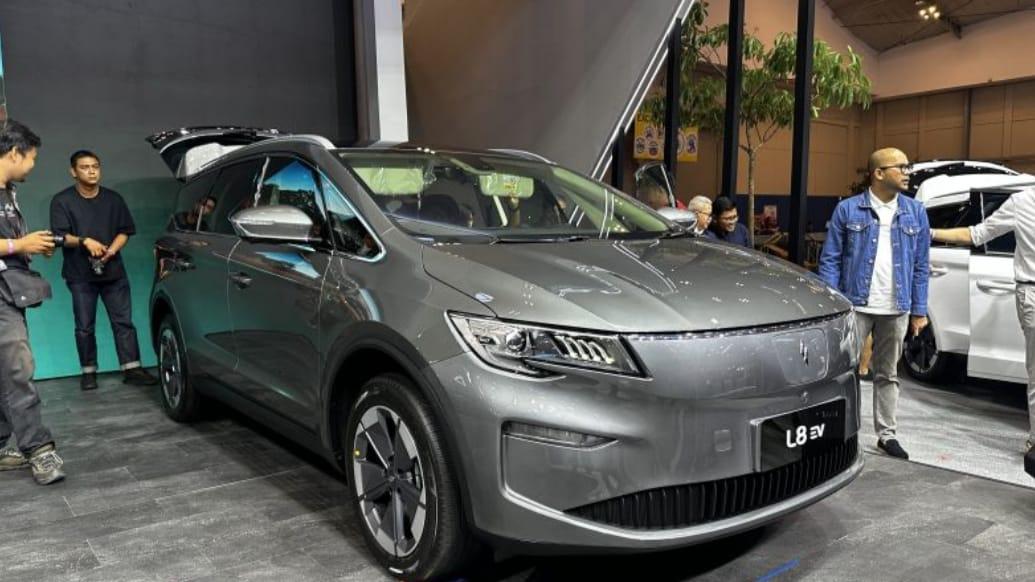Aletra L8 EV Resmi Diluncurkan di GJAW 2024, MPV Terluas dengan Fitur Unggulan