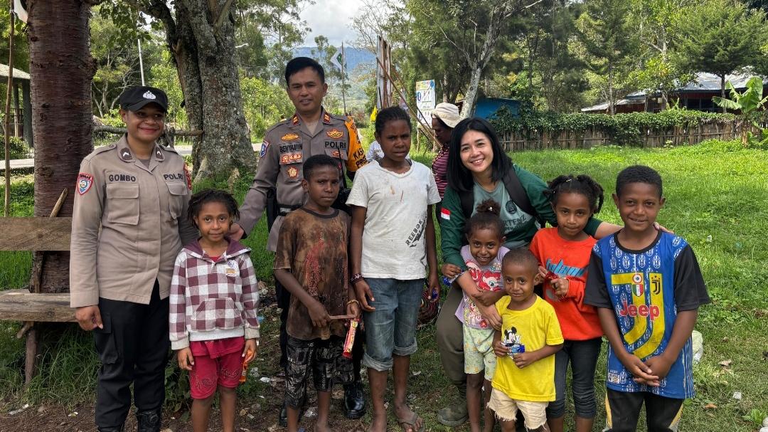 Pelayanan Humanis Polwan ODC di Wamena