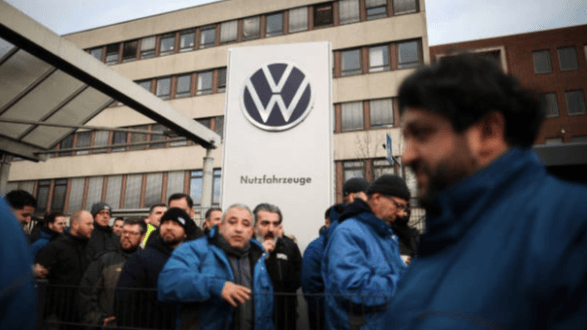 Pekerja VW Gelar Aksi Mogok Besar-Besaran, Tuntut Perbaikan Kondisi Kerja