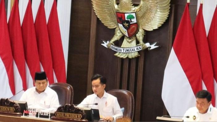 Kebanggaan Presiden Prabowo, Baru 1,5 Bulan Bekerja Hapus Utang UMKM-Naikkan Gaji Guru