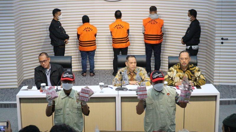 Sita Rp6,8 Miliar pada OTT Pekanabaru, Pj Wali Kota Diduga Terima Rp2,5 Miliar