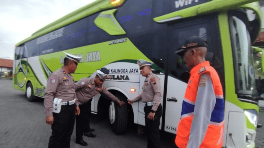 Ramp Check Bus AKAP di Kudus, Pastikan Keamanan Pemudik Natal 2024