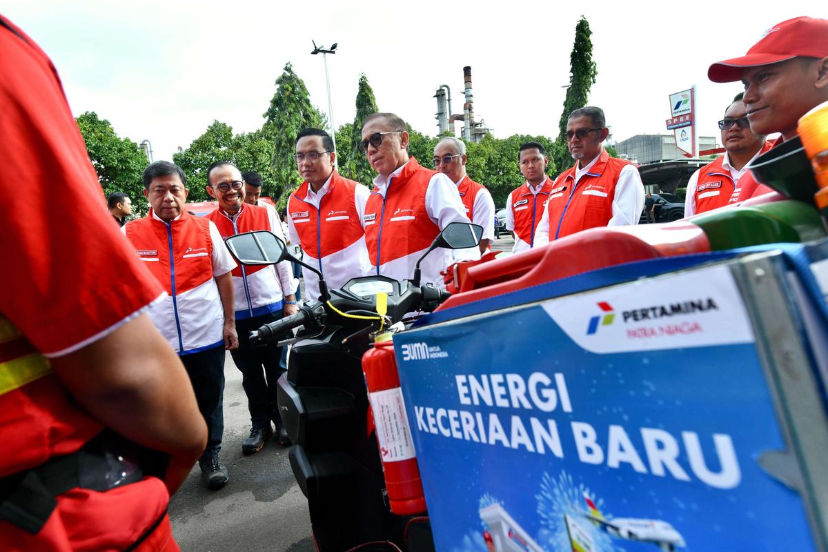 Menteri ESDM dan Dirut Pertamina Tinjau Terminal BBM-LPG di Banten, Pastikan Pasokan Energi Jelang Nataru Aman