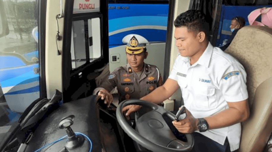 Antisipasi Kecelakaan, Polda NTT Periksa Kelayakan Angkutan Umum Nataru