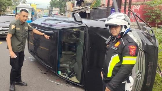 Fortuner Terguling di Puncak Bogor, Diduga gegara Sopir Ngantuk
