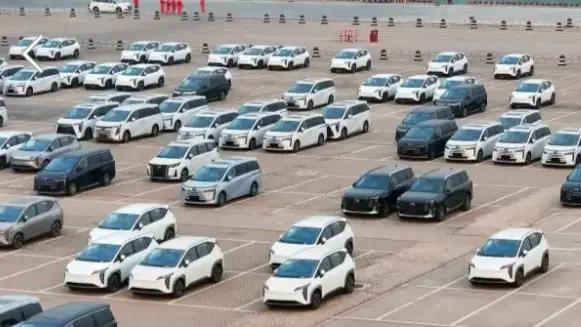 Penjualan Mobil 2024 Terjun Bebas, Ini Faktor dan Penyebabnya