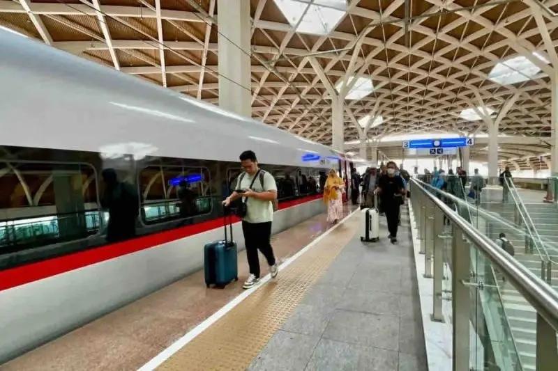 Libur Panjang Akhir Pekan, 44.500 Penumpang Naik Kereta Cepat Whoosh